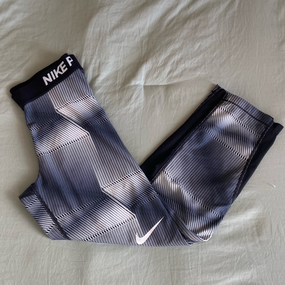 Nike Pro Black and Gray Compression Capris, Women’s size S